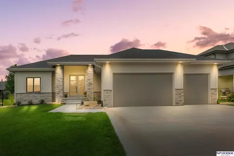 22014 Martha St, Elkhorn, NE 68022