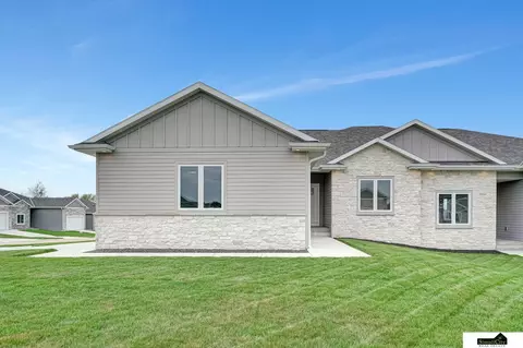 4936 Spire St, Lincoln, NE 68516