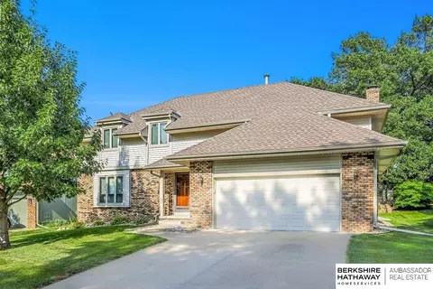 829 S 113 Avenue Cir, Omaha, NE 68154