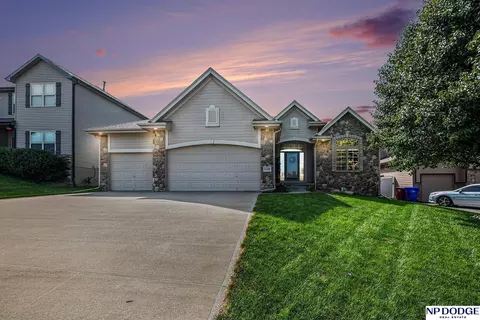11308 S 47 St, Papillion, NE 68133