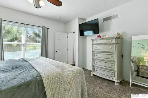 Bedroom - 2107 Barbara Ave, Bellevue, NE 68147 photo 3 of 4