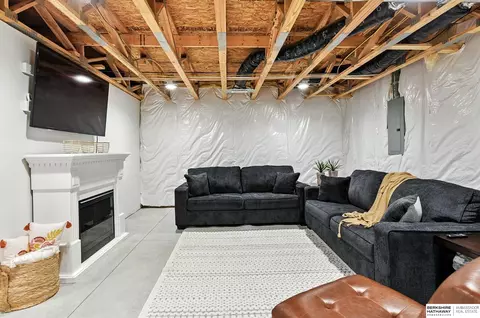 Living - 2107 Barbara Ave, Bellevue, NE 68147 photo 7 of 8
