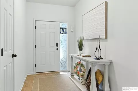 Entry Way - 2107 Barbara Ave, Bellevue, NE 68147 photo 2 of 2