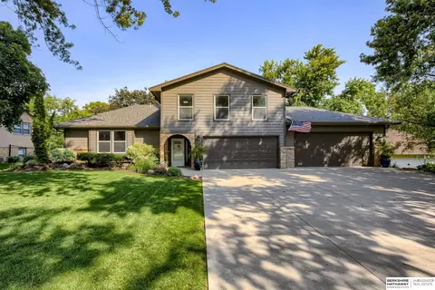 12218 Deer Hollow Dr, Omaha, NE 68154