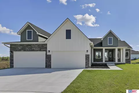 10935 Crescent Moon Pl, Lincoln, NE 68527