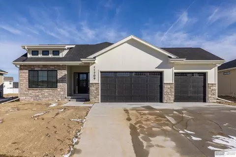 11709 S 119th Ave, Papillion, NE 68046