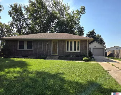 14341 Bradford Ct, Waverly, NE 68462