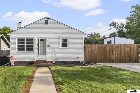 940 Knox St, Lincoln, NE 68521