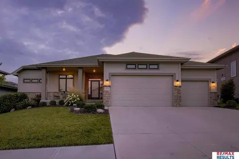 4314 N 185 St, Elkhorn, NE 68022
