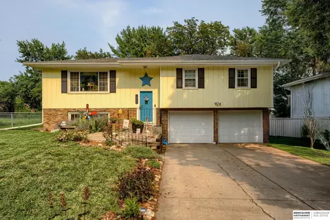 10212 V St, Omaha, NE 68127