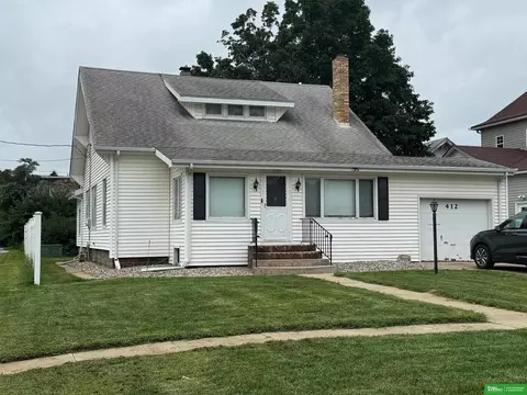 412 S 12th St, Tekamah, NE 68061