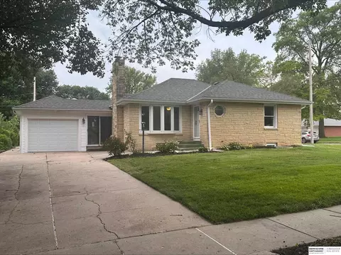 6001 Huntington Ave, Lincoln, NE 68507