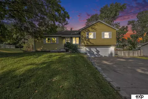 3316 101st St, Omaha, NE 68134