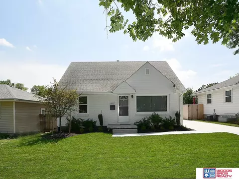 6945 Y St, Lincoln, NE 68505