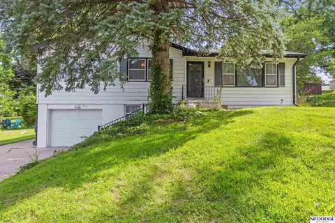 305 Westridge Ave, Bellevue, NE 68005