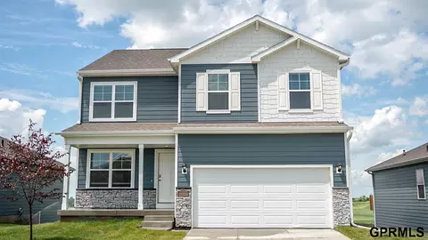20517 Swallowtail St, Gretna, NE 68028