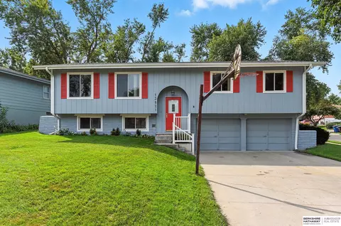 13821 Jefferson Cir, Omaha, NE 68137
