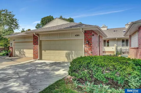 4305 Ridgeview Dr, Lincoln, NE 68516