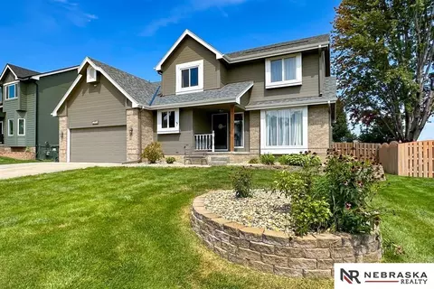 2004 Windcrest Ave, Papillion, NE 68133 photo 2