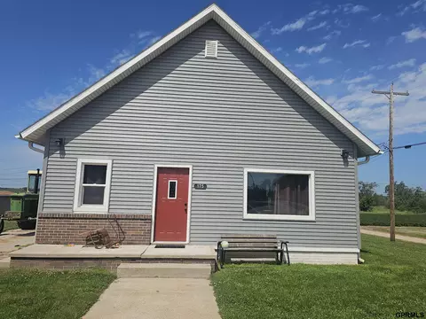 175 N Jackson Ave, Grafton, NE 68365