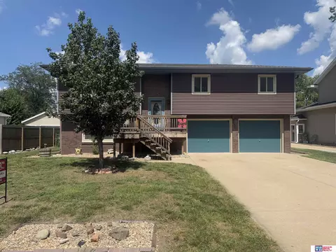Exterior - 1912 Park St, Beatrice, NE 68310 photo 2 of 6