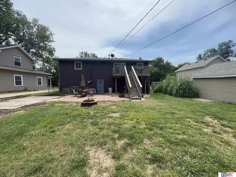 Exterior - 1912 Park St, Beatrice, NE 68310 photo 5 of 6