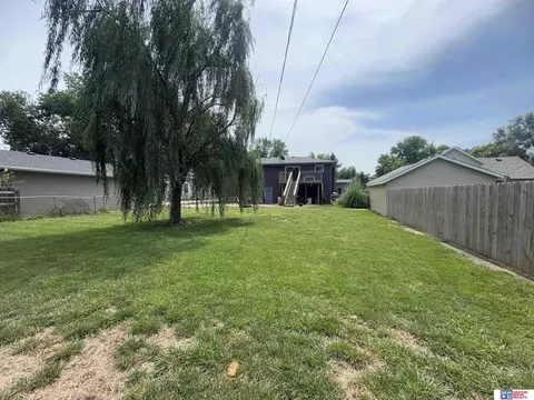 Exterior - 1912 Park St, Beatrice, NE 68310 photo 6 of 6