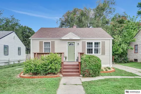 5910 Huntington Ave, Lincoln, NE 68507