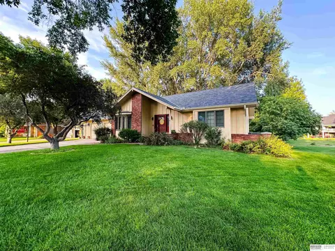 2710 Eagle Dr, Fremont, NE 68025