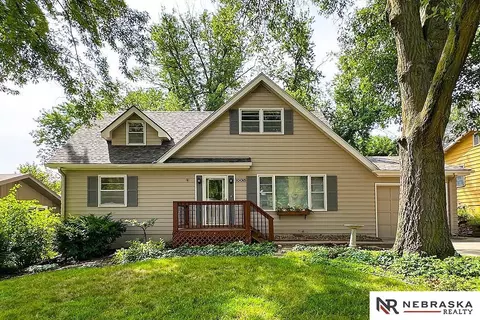 10015 Bedford Ave, Omaha, NE 68134