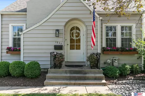 1935 Van Dorn St, Lincoln, NE 68502