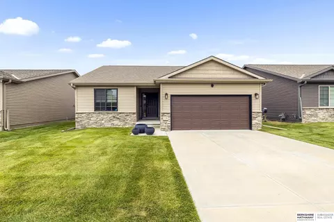 2708 N 202nd St, Elkhorn, NE 68022