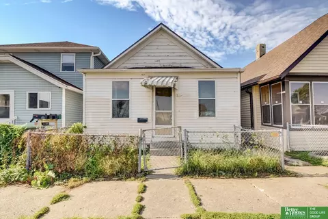 3113 R St, Omaha, NE 68107