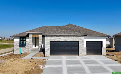 10316 Sherman St, Papillion, NE 68046