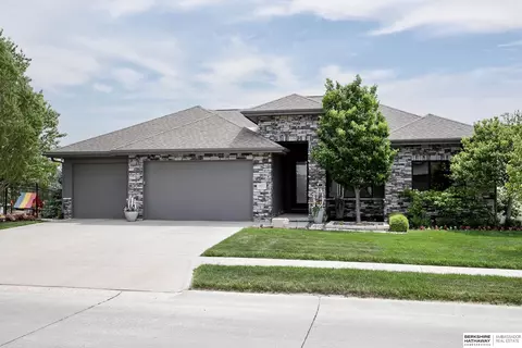 1611 S 208th St, Elkhorn, NE 68022