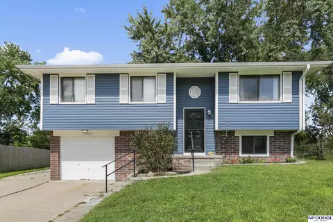 14926 Edna St, Omaha, NE 68138