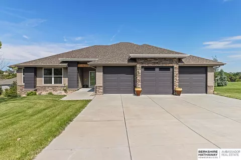 12115 N 67th St, Omaha, NE 68152