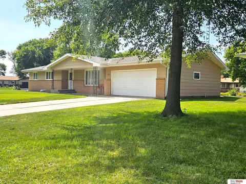 109 N Fern Circle Dr, De Witt, NE 68341