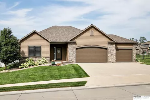 7812 S 196th St, Gretna, NE 68028