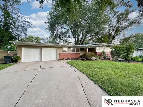 5815 L St, Lincoln, NE 68510