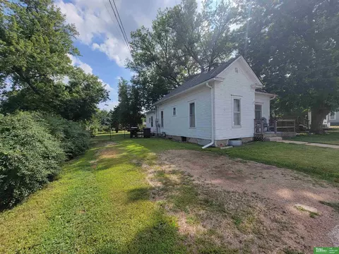 912 E 5th St, York, NE 68467 photo 2