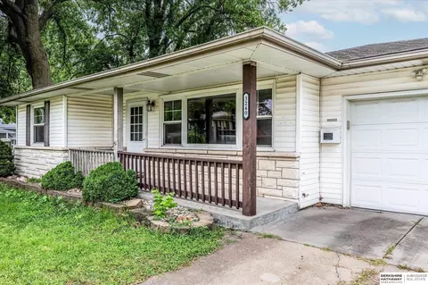3240 S 45th St, Omaha, NE 68106