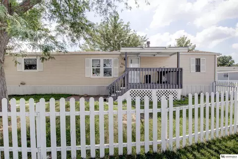 3951 S 151 Plz #86, Omaha, NE 68144