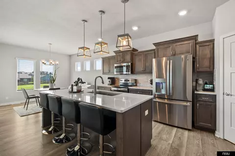11301 Horizon Cir, Papillion, NE 68046