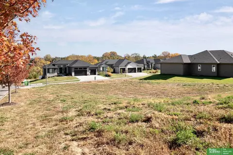 7908 N 167th St, Bennington, NE 68007