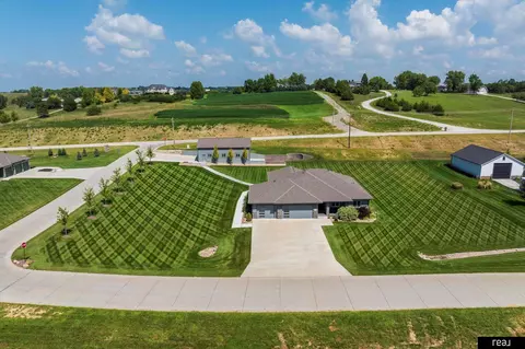 22818 Ponderosa Rd, Gretna, NE 68028