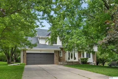 2414 Hidden Canyon Rd, Plattsmouth, NE 68048