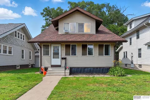1620 Evans St, Omaha, NE 68110