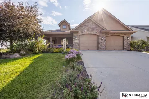 12019 S 79th Ave, Papillion, NE 68046