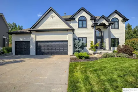 17576 Z St, Omaha, NE 68135